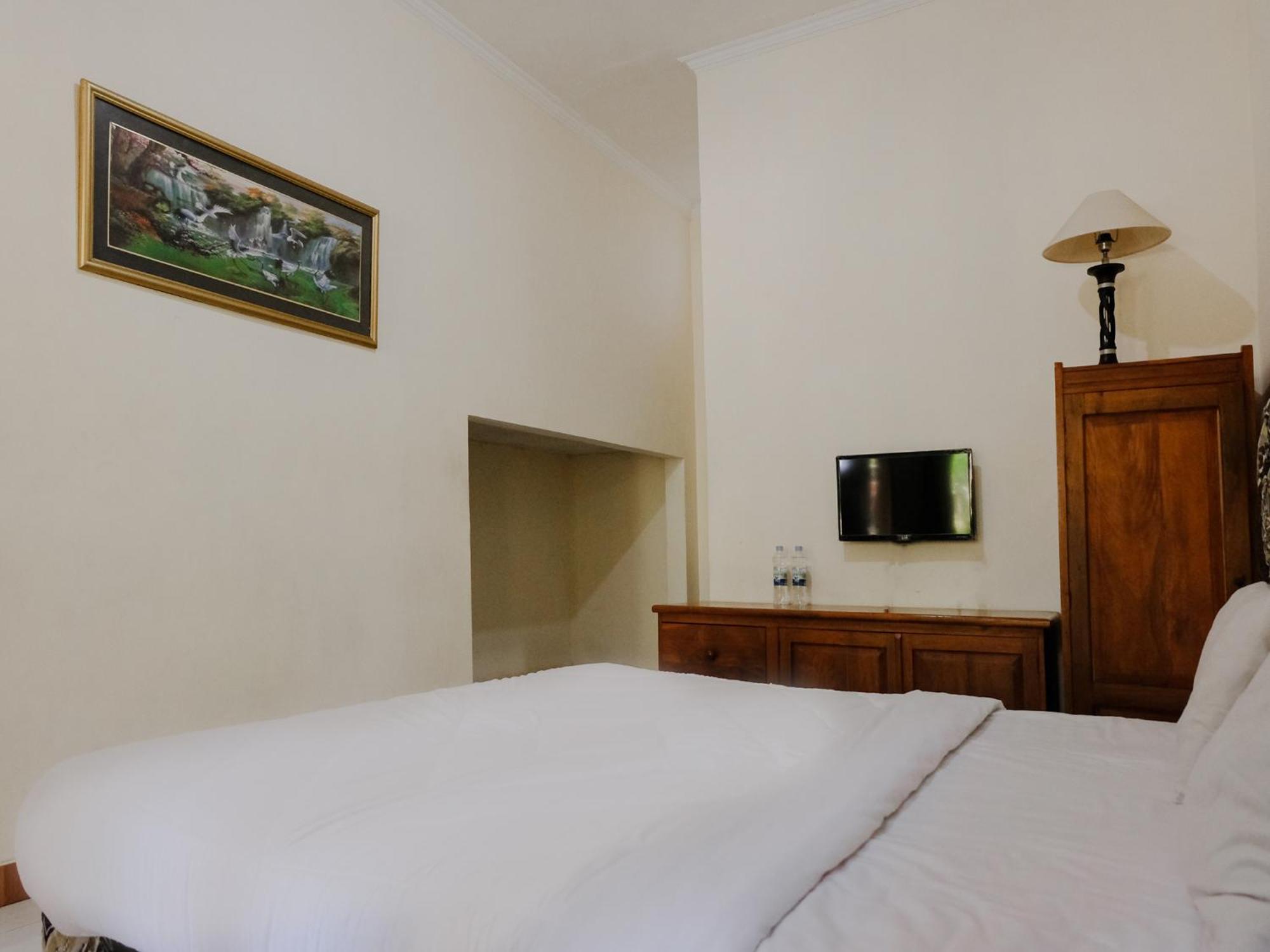 בניוואנגי Hotel Mahkota Plengkung By Ecommerceloka חדר תמונה