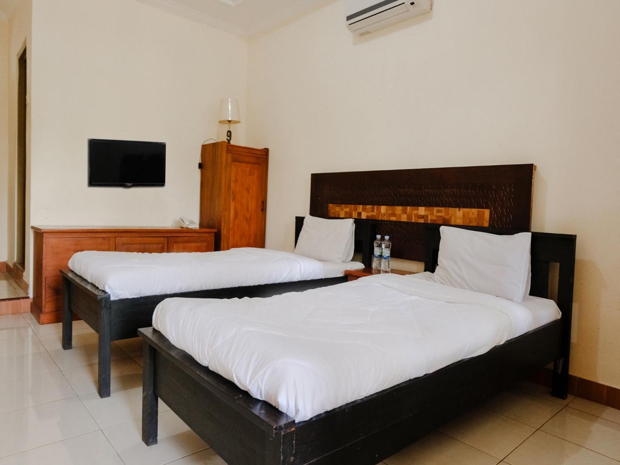 בניוואנגי Hotel Mahkota Plengkung By Ecommerceloka חדר תמונה