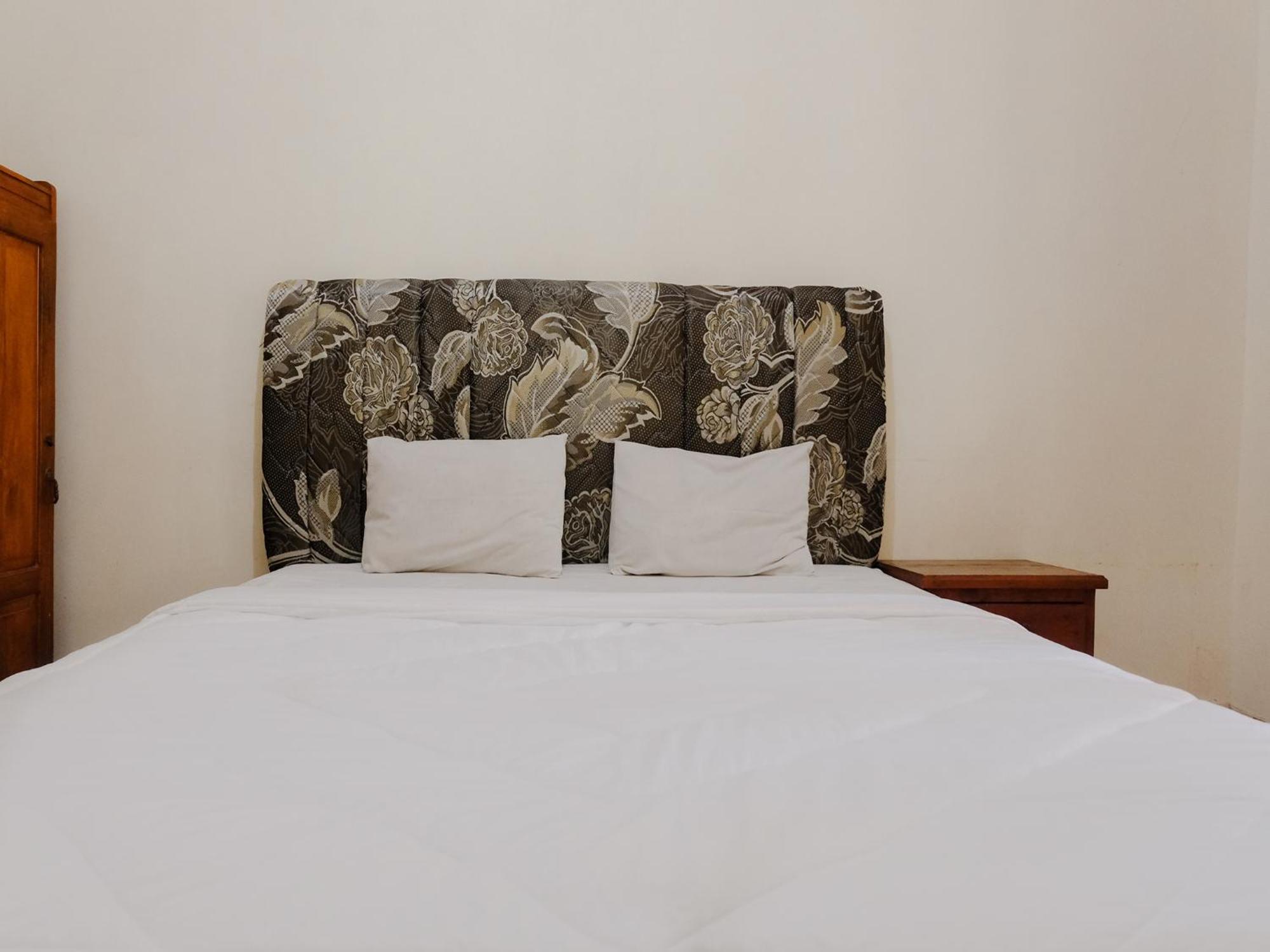 בניוואנגי Hotel Mahkota Plengkung By Ecommerceloka חדר תמונה