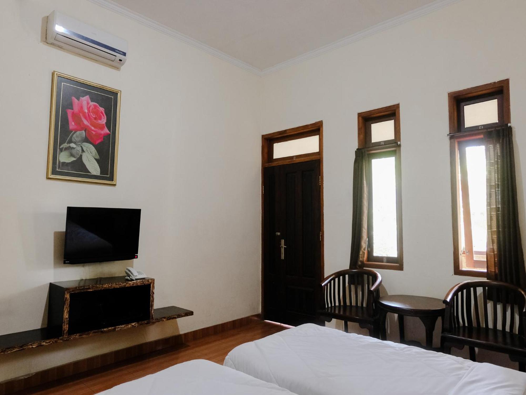 בניוואנגי Hotel Mahkota Plengkung By Ecommerceloka חדר תמונה
