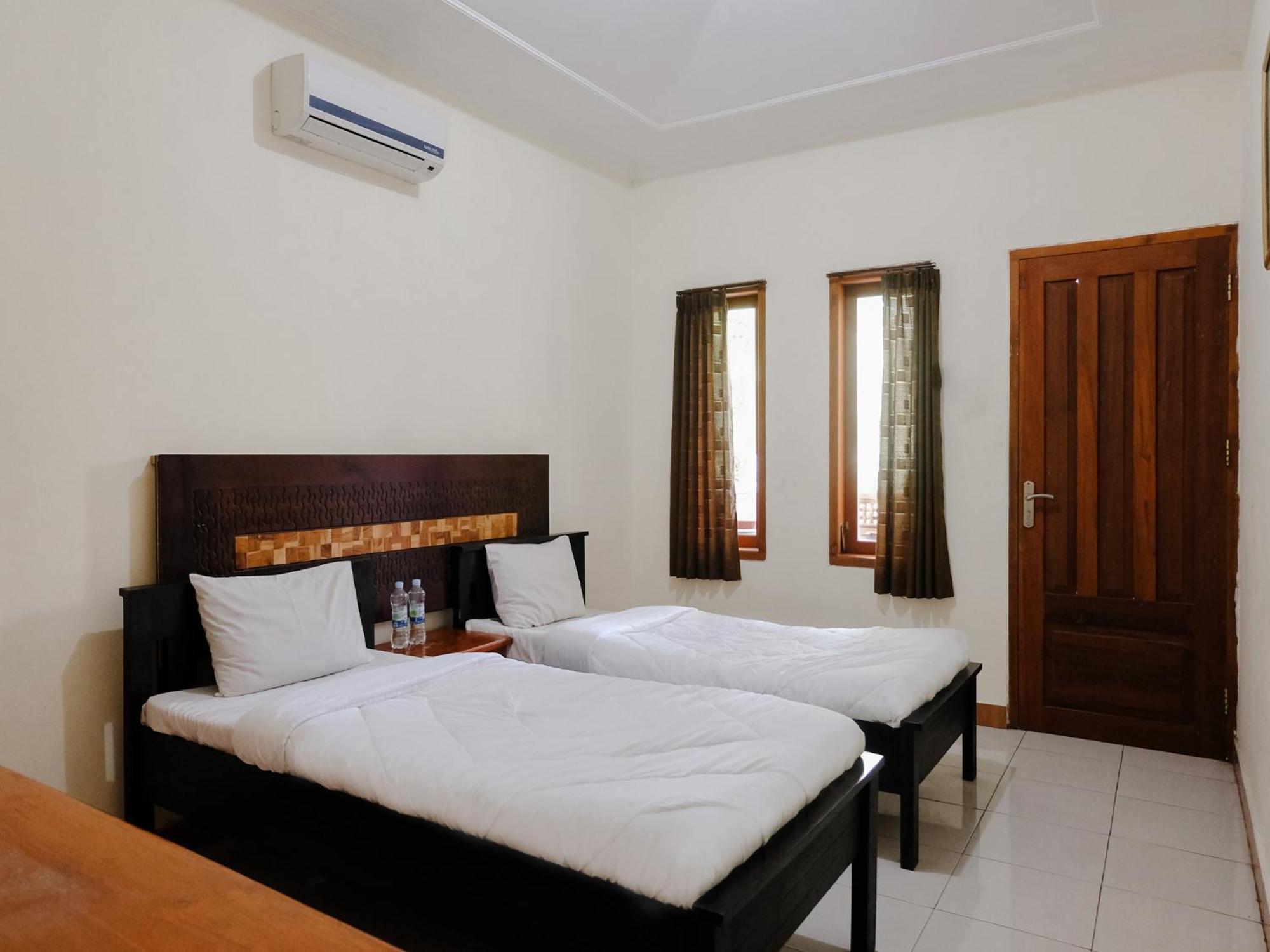 בניוואנגי Hotel Mahkota Plengkung By Ecommerceloka חדר תמונה