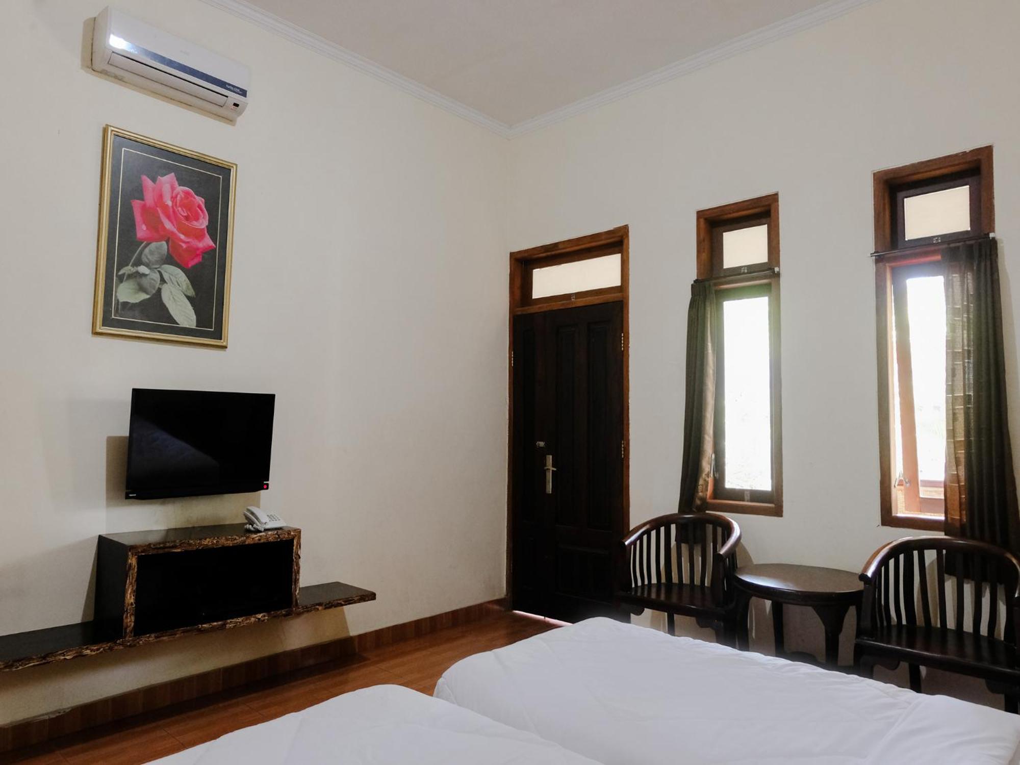 בניוואנגי Hotel Mahkota Plengkung By Ecommerceloka חדר תמונה