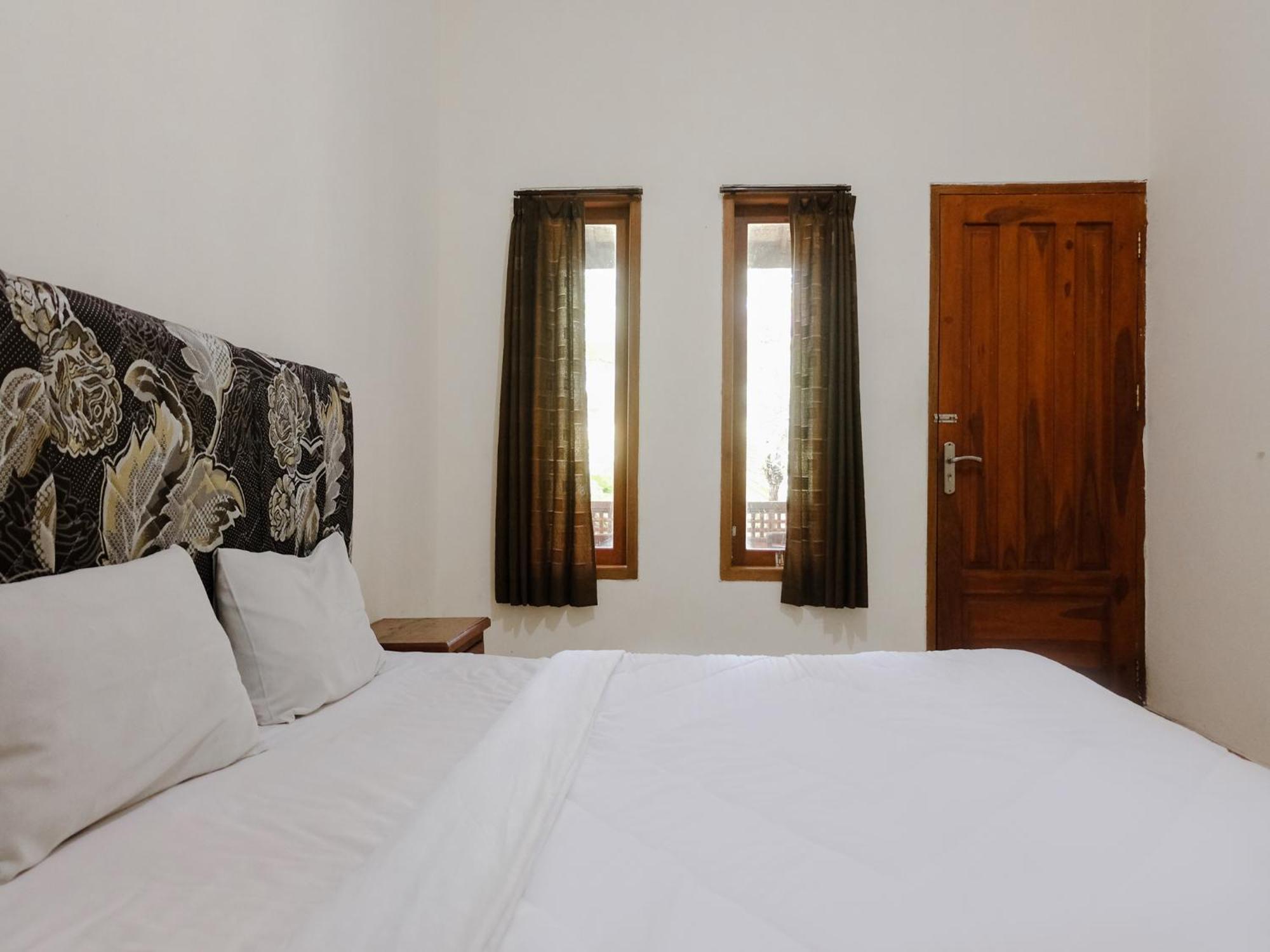 בניוואנגי Hotel Mahkota Plengkung By Ecommerceloka חדר תמונה