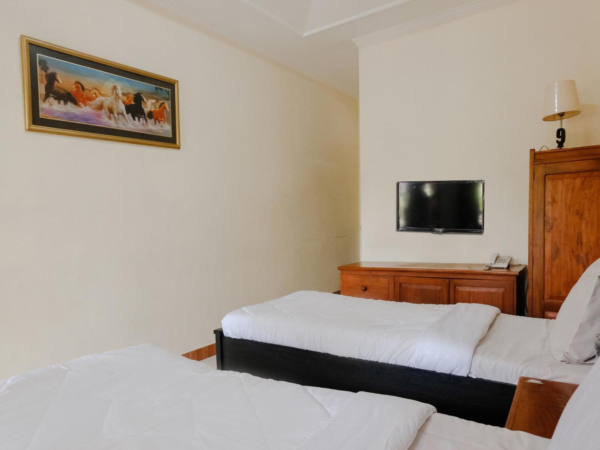 בניוואנגי Hotel Mahkota Plengkung By Ecommerceloka חדר תמונה