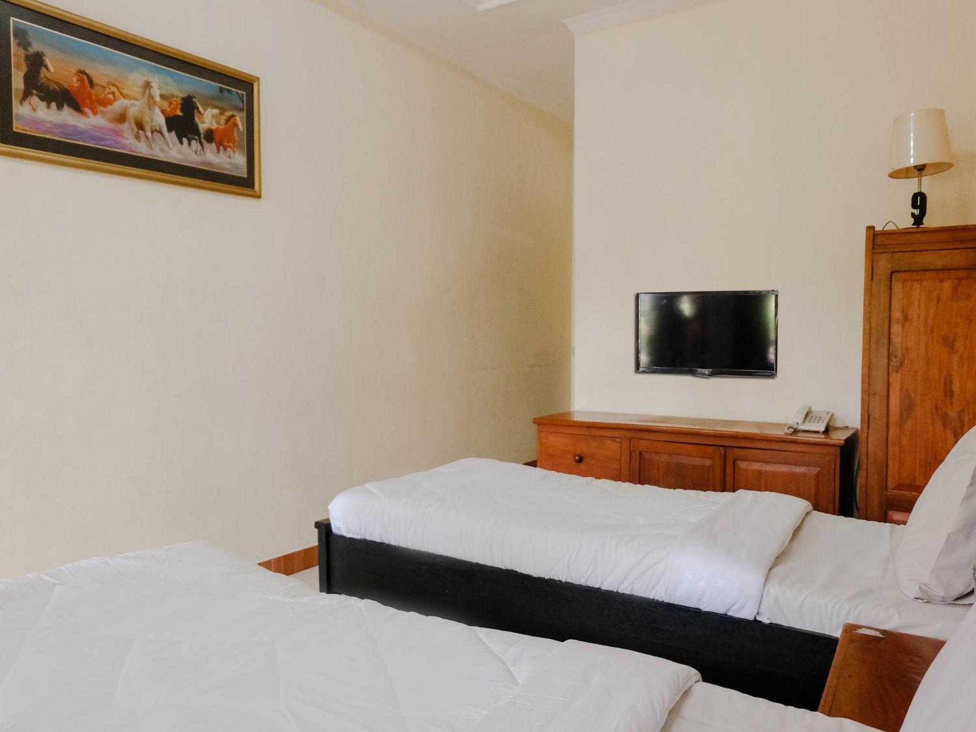 בניוואנגי Hotel Mahkota Plengkung By Ecommerceloka חדר תמונה