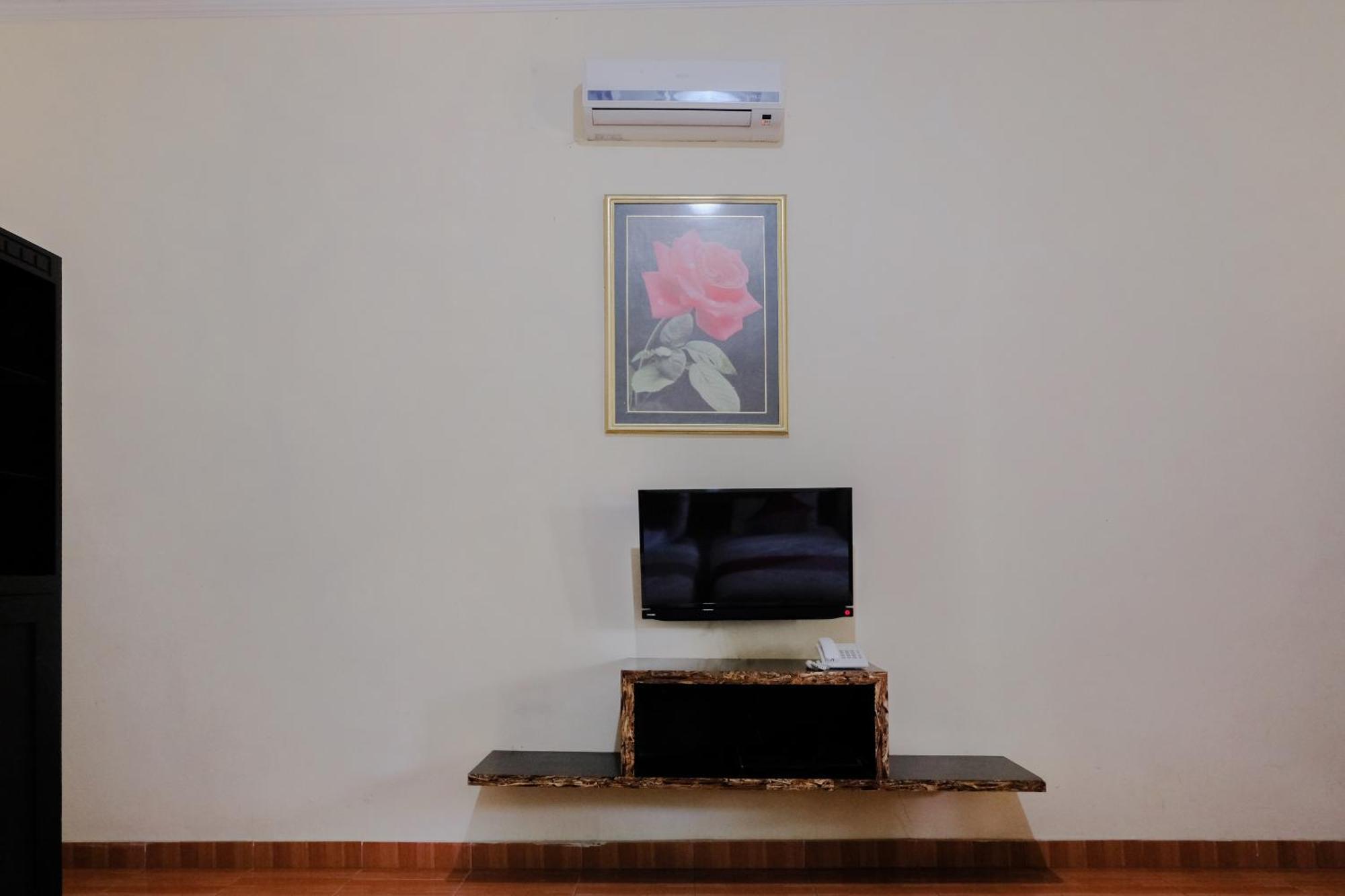 בניוואנגי Hotel Mahkota Plengkung By Ecommerceloka מראה חיצוני תמונה